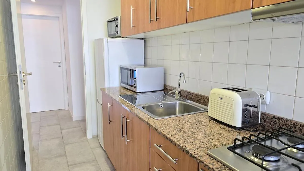 Bright Apartment With Two Balconies And A Seaside Pool 布拉内斯 0*,