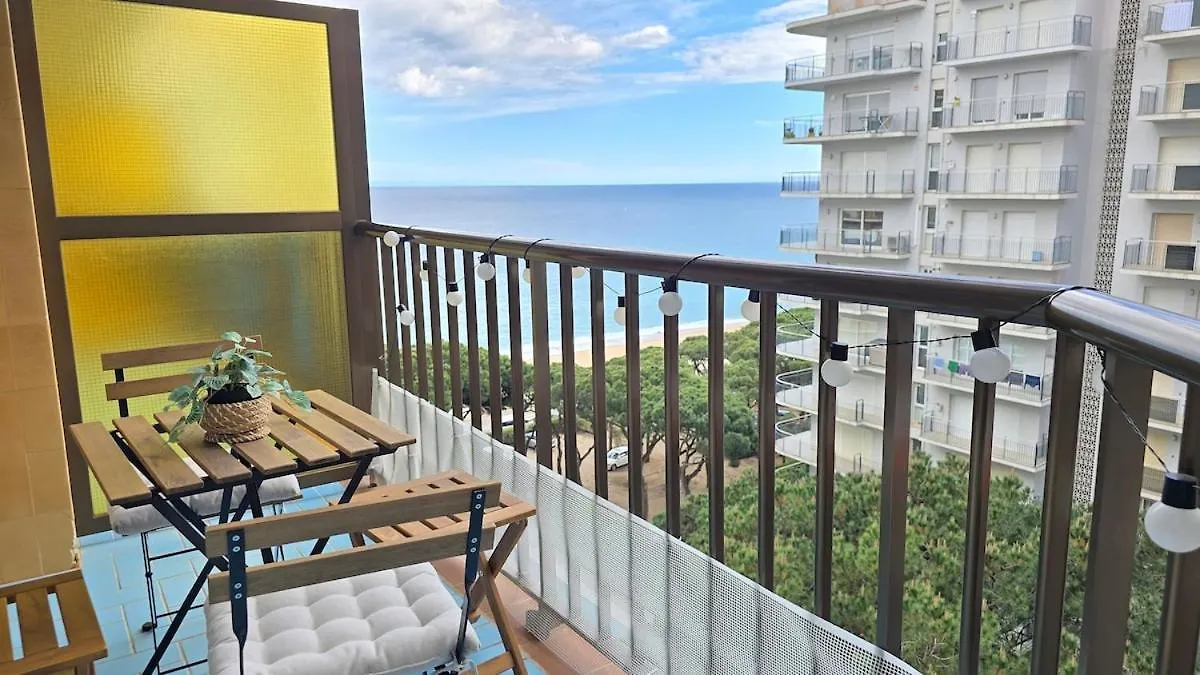 Bright Apartment With Two Balconies And A Seaside Pool 布拉内斯