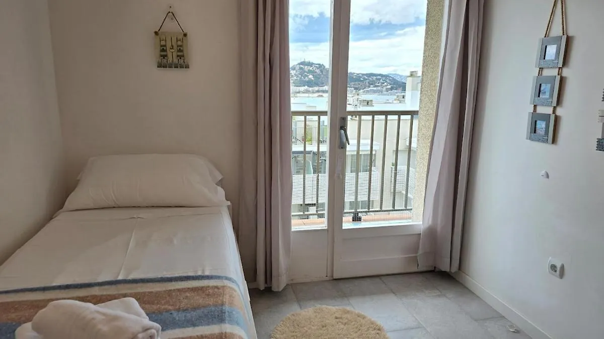 Bright Apartment With Two Balconies And A Seaside Pool 布拉内斯