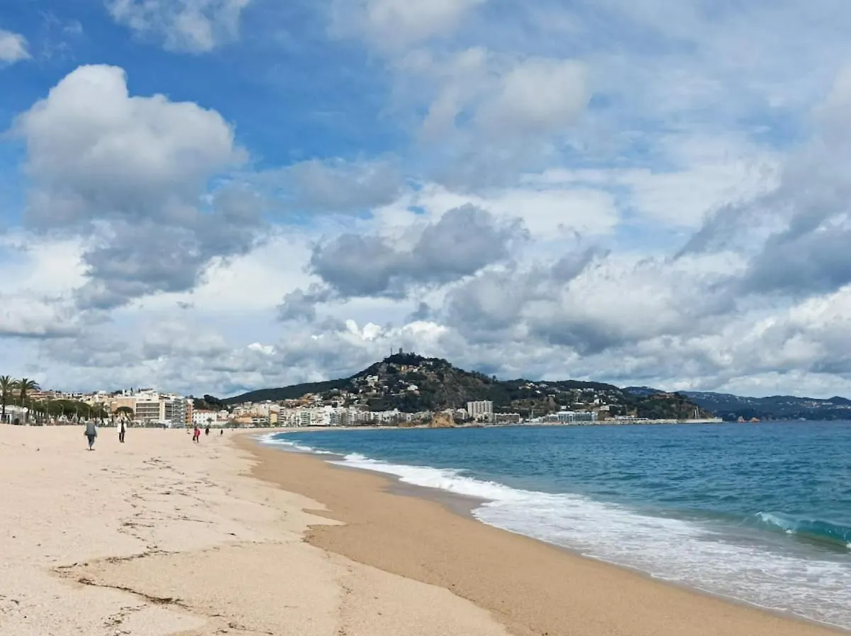 Bright Apartment With Two Balconies And A Seaside Pool Blanes